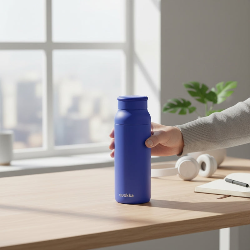 Quokka Echo - 690 ml stainless steel bottle with silicone handle (dark blue) (2)