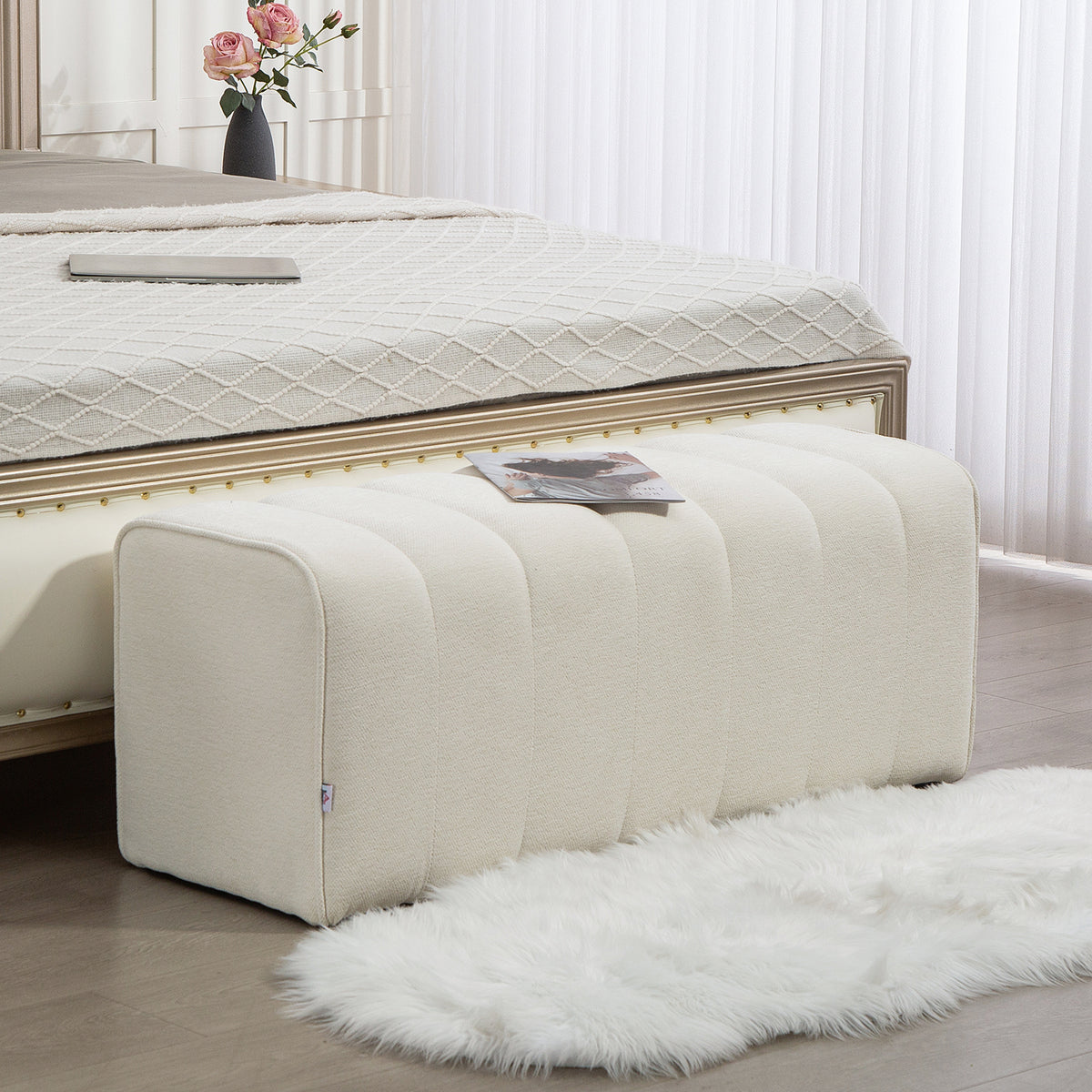 Modern bedroom bench, upholstered bench with wooden frame, load capacity up to 220 kg, footrest, cream white (2)