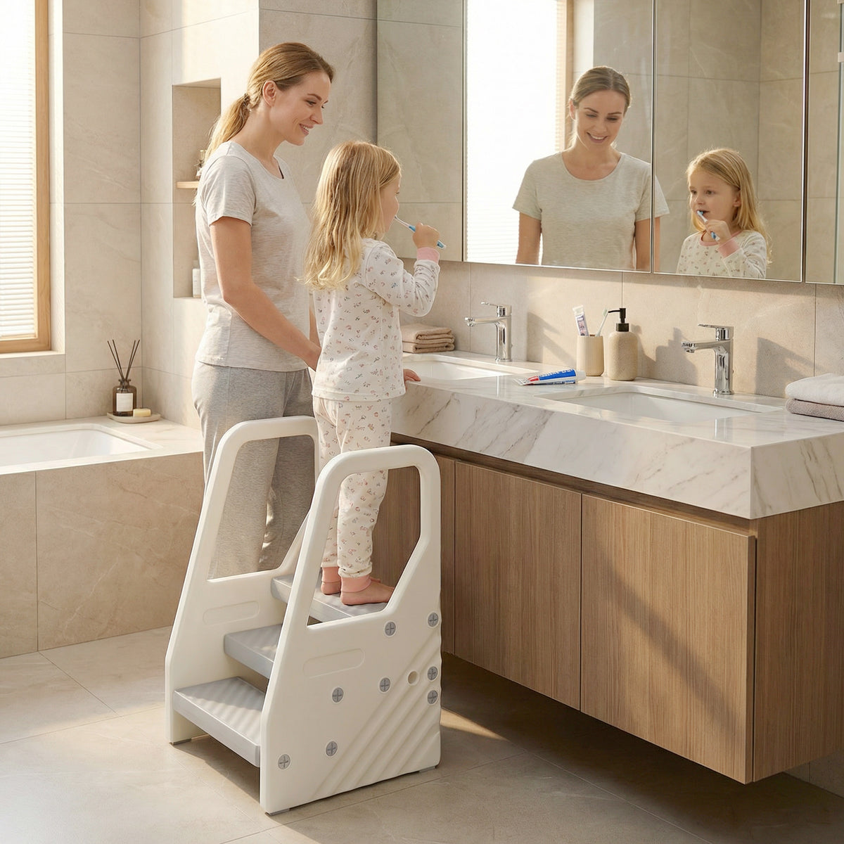 Children's step stool, adjustable from 3 to 2 steps, with handle, non-slip, for various rooms, plastic, grey (2)