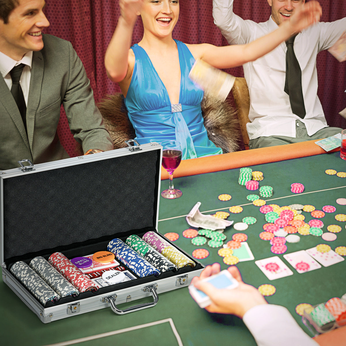 Casino accessories and poker chip set with chips, poker chip case, incl. mat, set with 300 chips, 2 decks of (2)