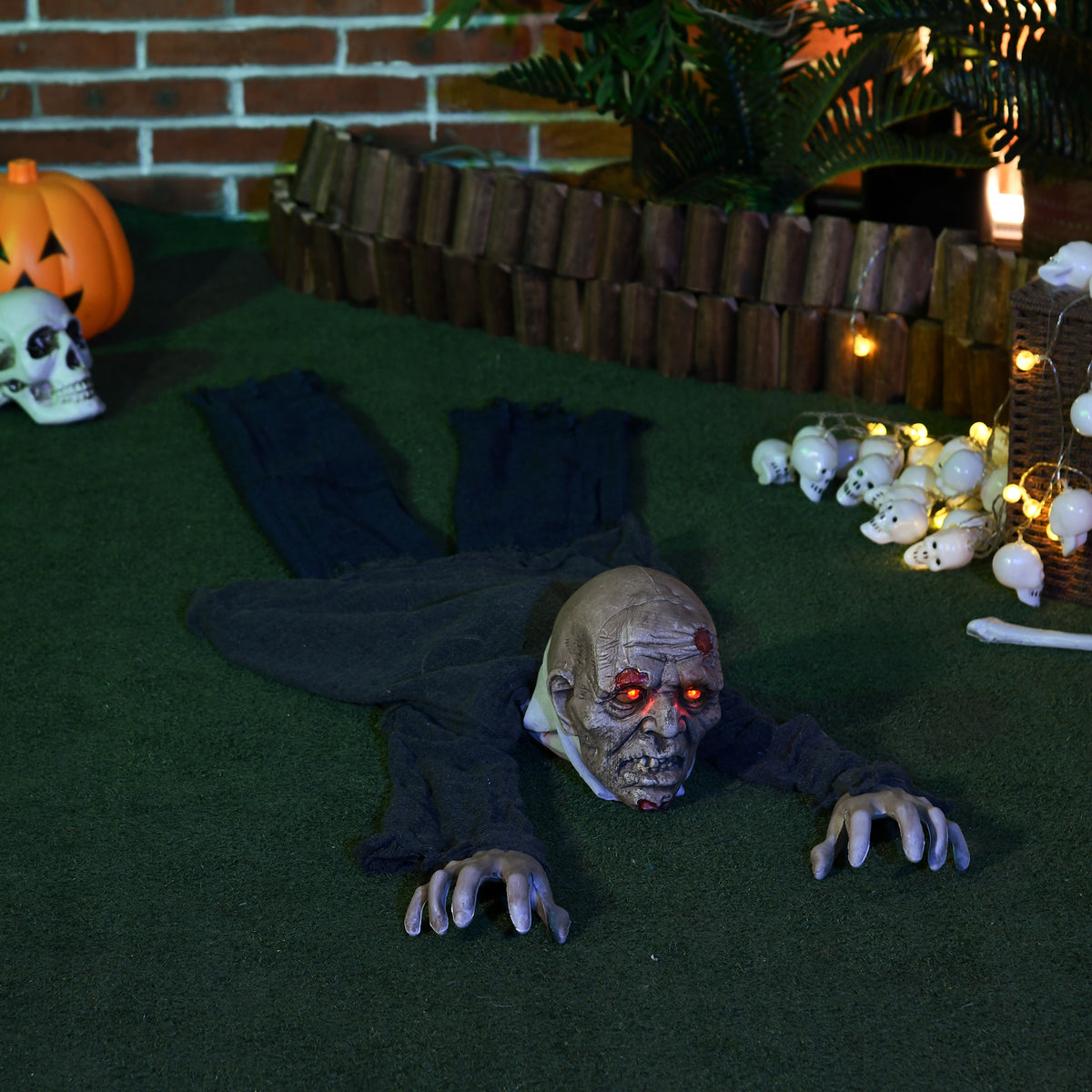 Halloween zombie decoration, LED eyes, howls and crawls, sound & motion sensor, battery-operated, 159 cm (2)