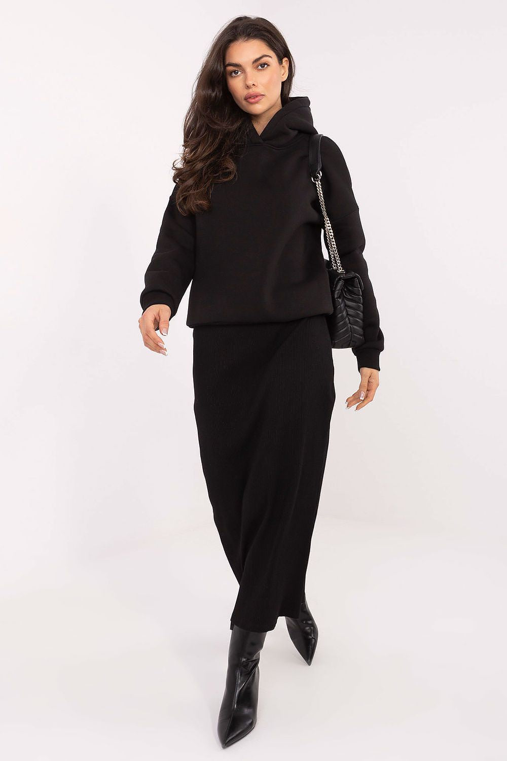  Sweater model 220401 Relevance 