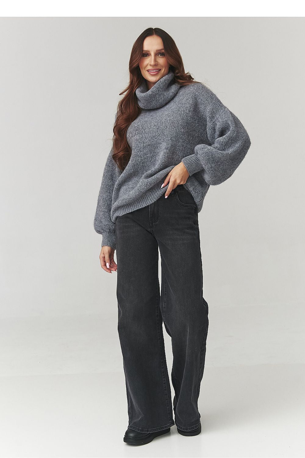  Rollkragenpullover model 220791 Makadamia 