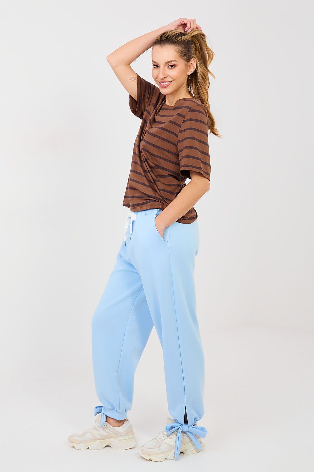  Sportanzug Hosen model 223469 Italy Moda 
