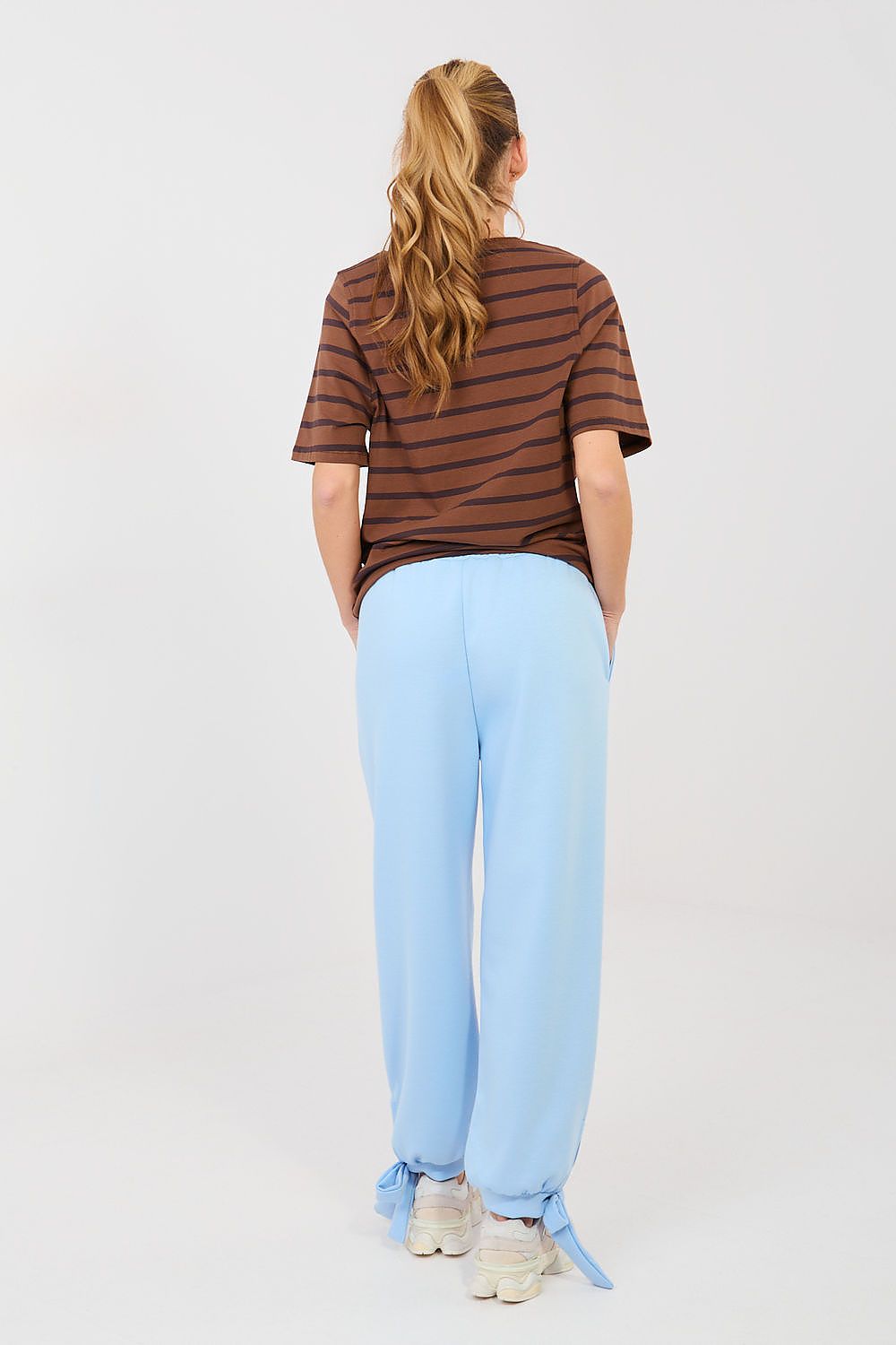  Sportanzug Hosen model 223469 Italy Moda 