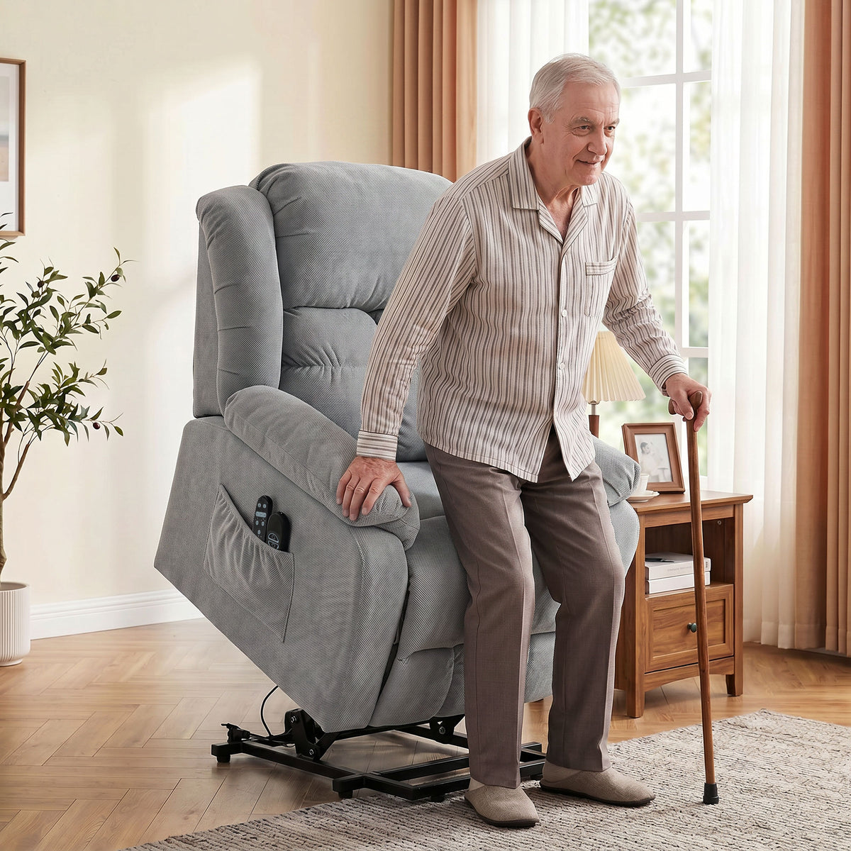 Lift chair with massage function and lumbar heating, recliner chair with remote controls and side pockets, light (2)