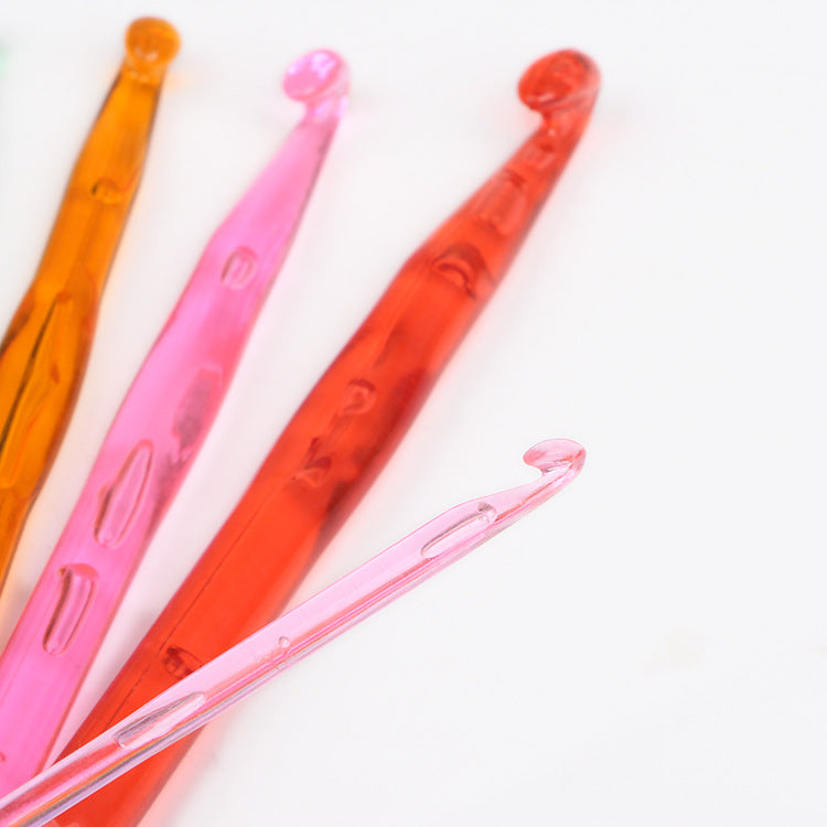 Set mit 22 Häkelnadeln in einem praktischen Etui
